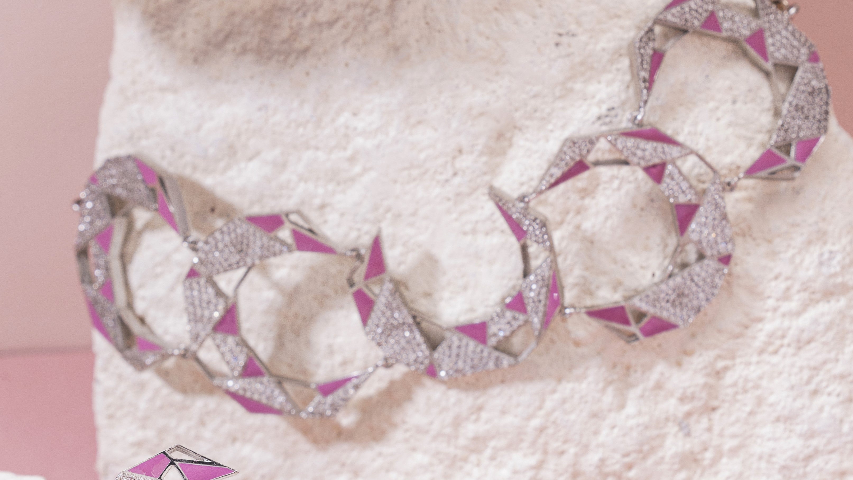 CROISSANT NECKPIECE