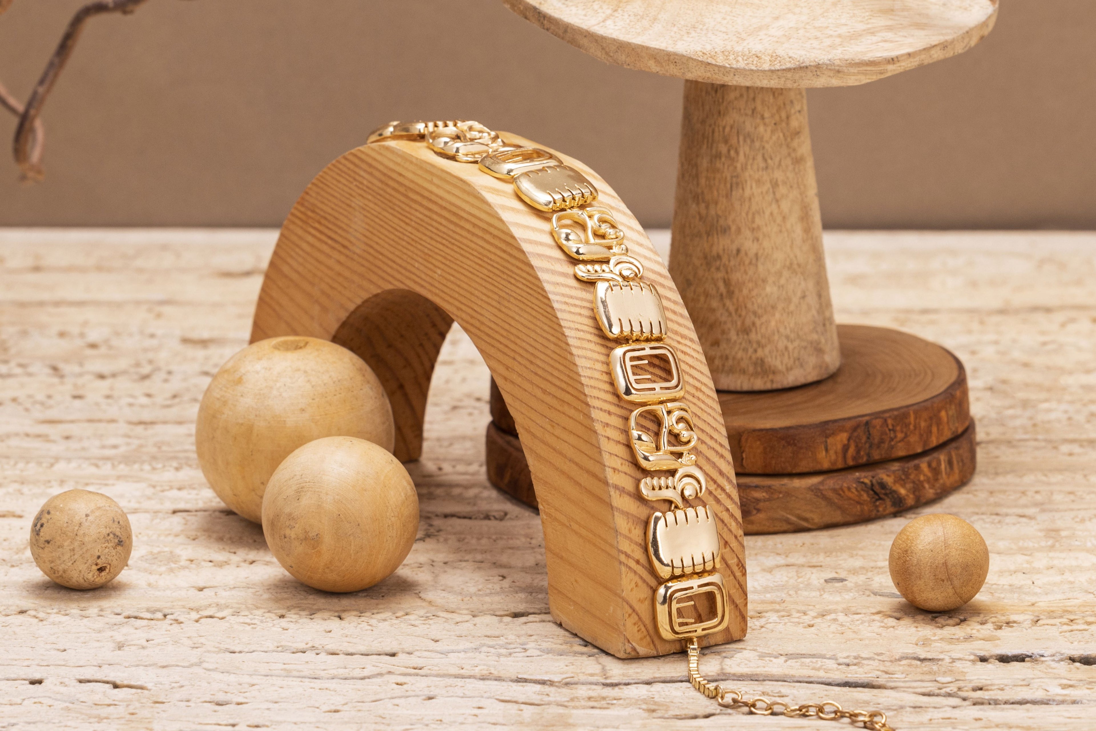 TRIBAL NECKPIECE