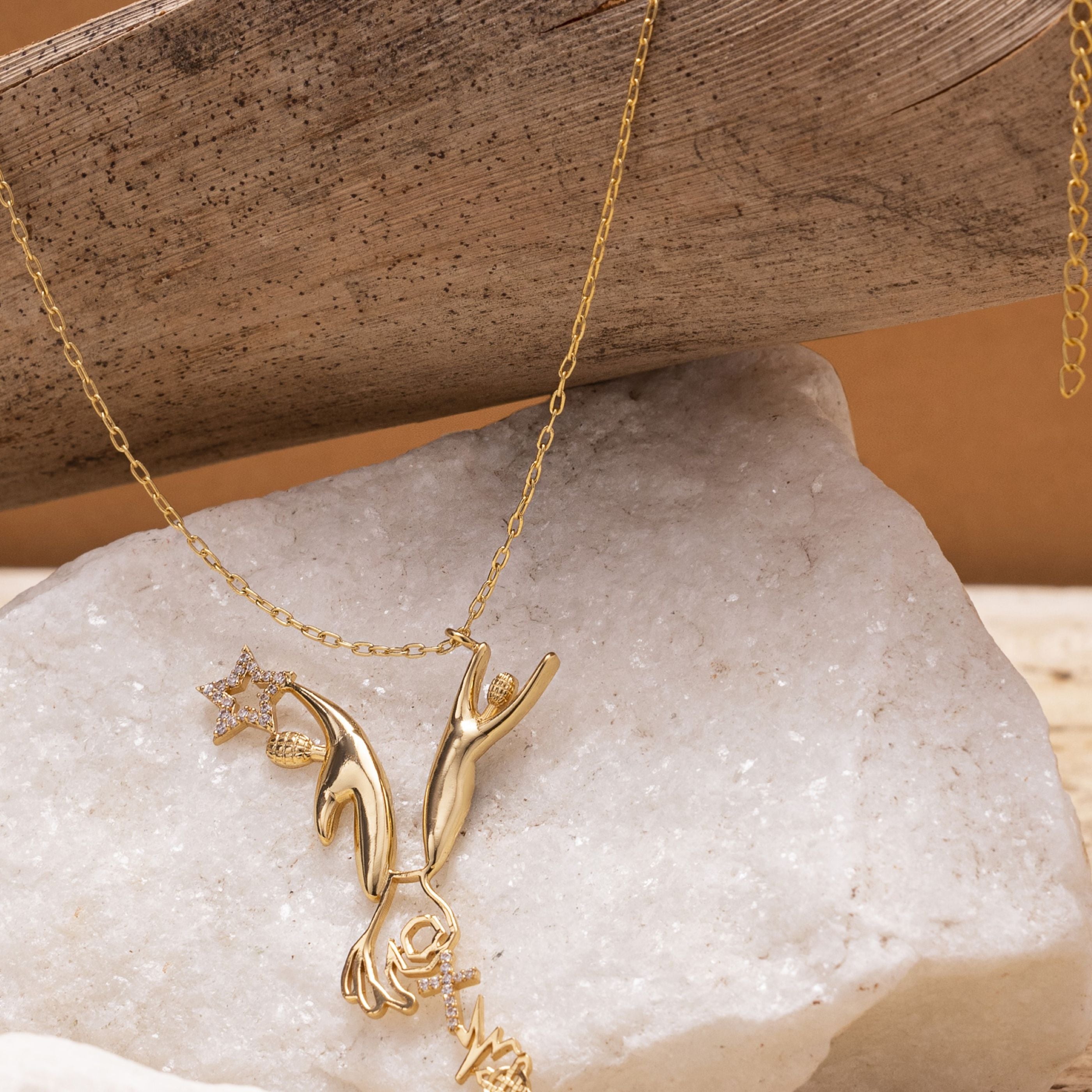LA CROIX PENDANT