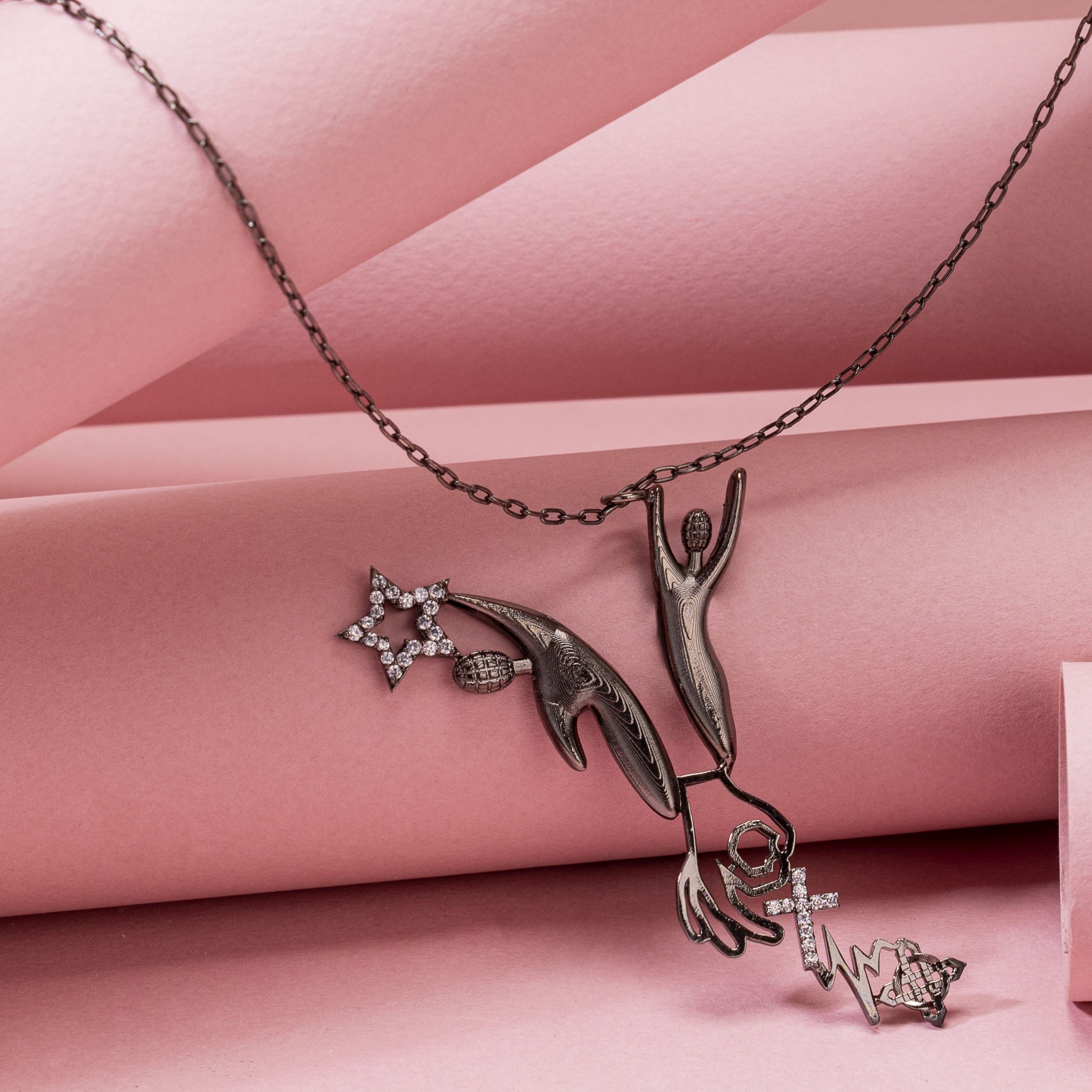 LA CROIX PENDANT