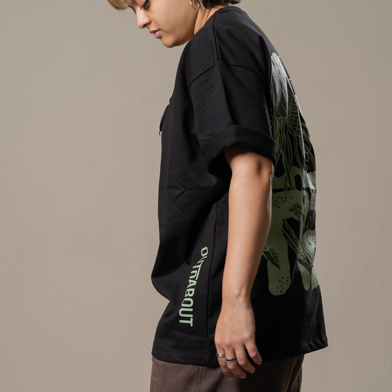 Float (Black)