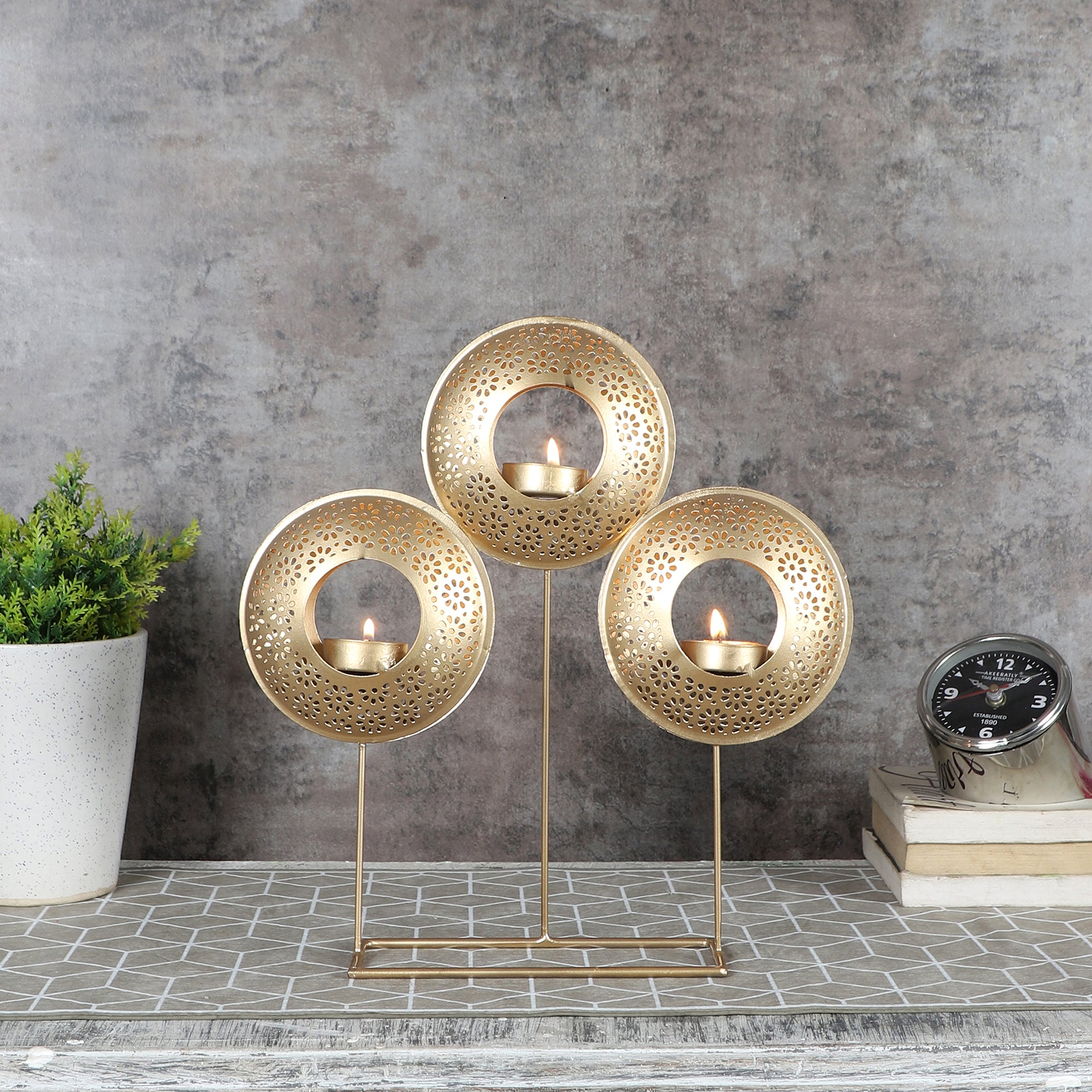 Amaya Decors Table Round Etching Tealight Holder