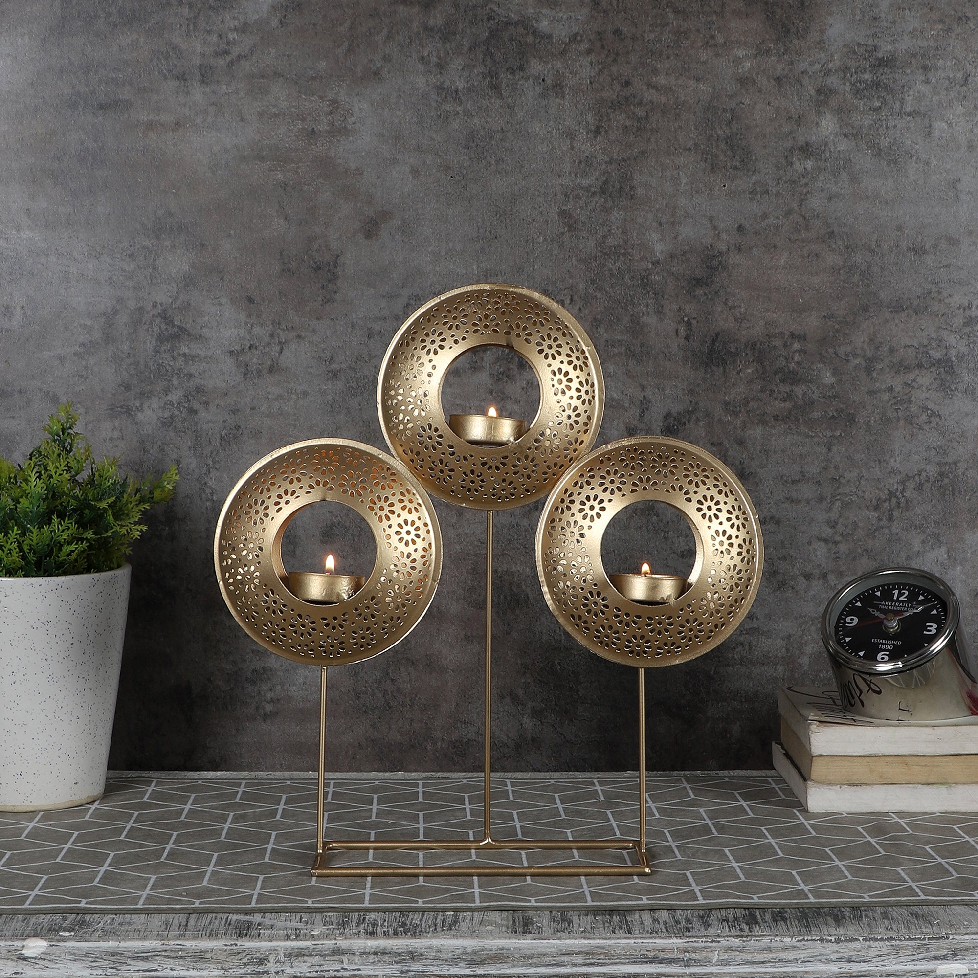 Amaya Decors Table Round Etching Tealight Holder